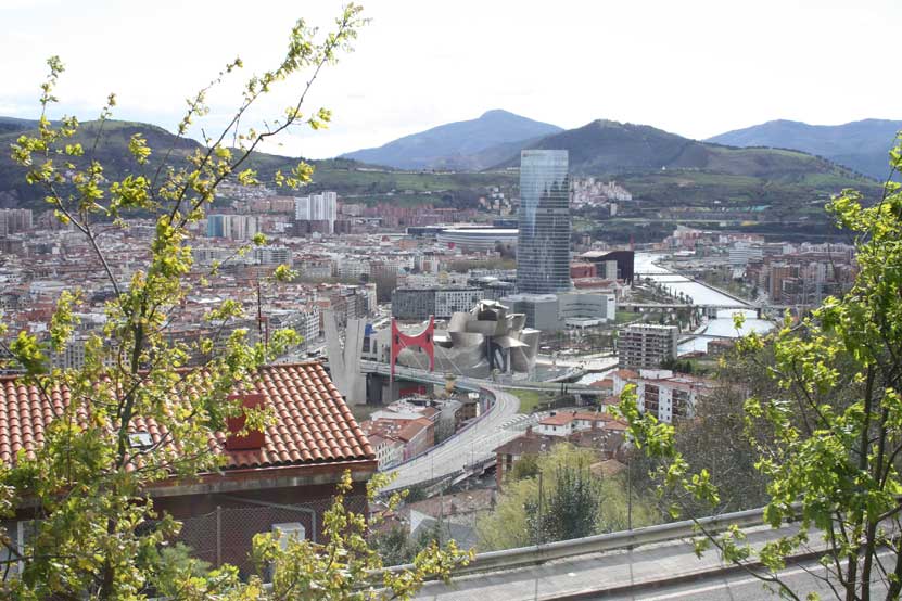 Vistas de Bilbao desde la subida a Artxanda por Zurbaranbarri